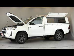 Toyota Hilux 2.4GD-6 single cab Raider manual - Image 14