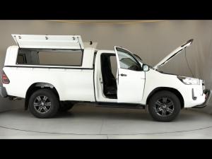 Toyota Hilux 2.4GD-6 single cab Raider manual - Image 17