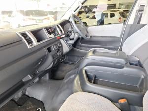 Toyota Hiace 2.5D-4D bus 14-seater GL - Image 9