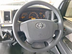 Toyota Hiace 2.5D-4D bus 14-seater GL - Image 10