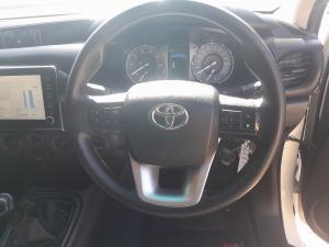 Toyota Hilux 2.4GD-6 double cab 4x4 Raider manual - Image 10