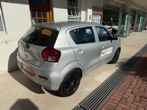 Toyota Vitz 1.0 XR manual - Image 2