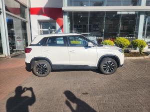 Suzuki Vitara Brezza 1.5 GLX automatic - Image 5