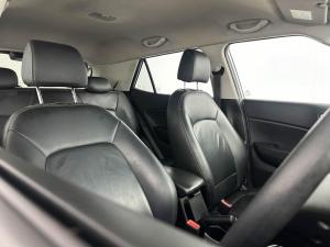 Hyundai Venue 1.0 Tgdi Motion - Image 17