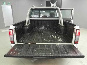 Nissan Hardbody NP300 2.4i HI-RIDERD/C - Image 5