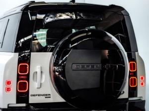 Land Rover Defender 110 D300 X-Dynamic HSE - Image 10