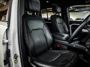 Land Rover Defender 110 D300 X-Dynamic HSE - Image 12