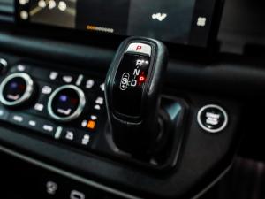 Land Rover Defender 110 D300 X-Dynamic HSE - Image 15