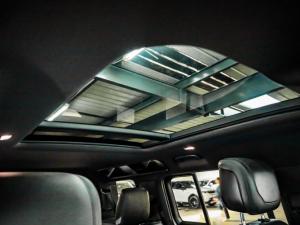Land Rover Defender 110 D300 X-Dynamic HSE - Image 19