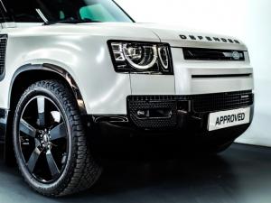 Land Rover Defender 110 D300 X-Dynamic HSE - Image 3