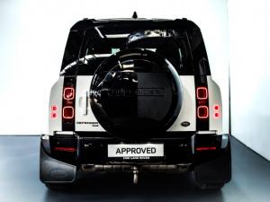 Land Rover Defender 110 D300 X-Dynamic HSE - Image 6