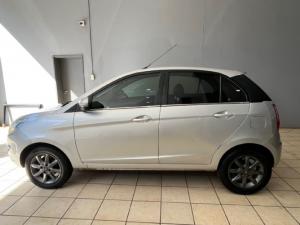 Tata Bolt hatch 1.2T XT - Image 2