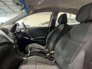 Hyundai Accent sedan 1.6 Motion - Image 8