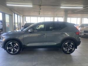 Volvo XC40 T5 AWD Momentum - Image 2
