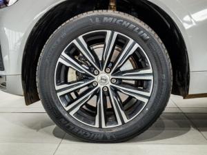 Volvo XC60 B6 AWD Plus Bright - Image 10
