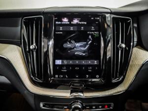 Volvo XC60 B6 AWD Plus Bright - Image 16