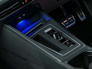 Volkswagen Golf R - Image 2