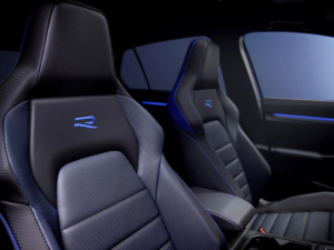 Volkswagen Golf R - Image 8