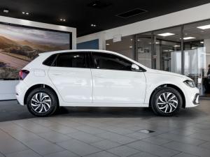 Volkswagen Polo hatch 1.0TSI Life auto - Image 5