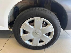 Nissan NP200 1.6i safety pack (aircon) - Image 4