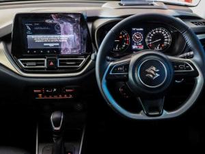 Suzuki Baleno 1.5 GLX auto - Image 7