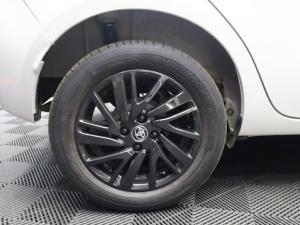 Toyota Vitz 1.0 XR manual - Image 7
