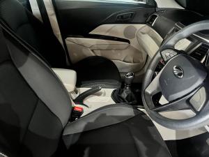 Mahindra XUV300 1.2T W6 - Image 10