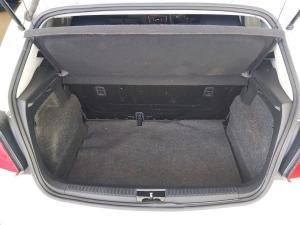 Volkswagen Polo Vivo hatch 1.4 Comfortline - Image 15