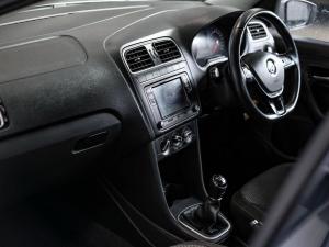 Volkswagen Polo sedan 1.4 Comfortline - Image 11