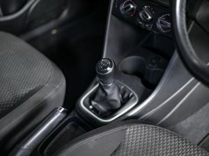 Volkswagen Polo sedan 1.4 Comfortline - Image 14