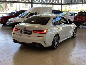 BMW 3 Series 318i M Sport - Image 2