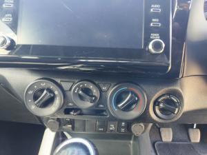 Toyota Hilux 2.8GD-6 Xtra cab 4x4 Legend manual - Image 22