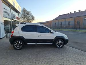 Toyota Etios Cross 1.5 Xs - Image 5