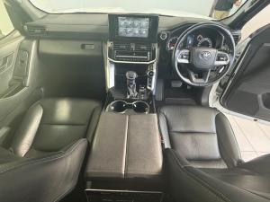 Toyota Land Cruiser 300 3.3D GX-R - Image 10