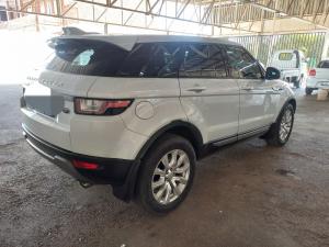 Land Rover Range Rover Evoque D180 SE - Image 2
