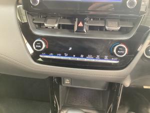 Toyota Corolla Cross 1.8 Hybrid GR-Sport - Image 17