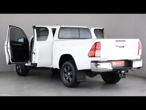 Toyota Hilux 2.4GD-6 Xtra cab Raider manual - Image 10