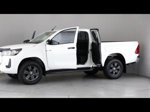 Toyota Hilux 2.4GD-6 Xtra cab Raider manual - Image 12