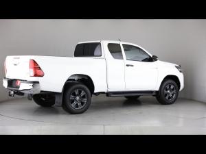 Toyota Hilux 2.4GD-6 Xtra cab Raider manual - Image 2