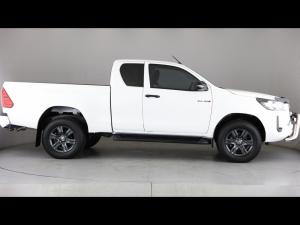Toyota Hilux 2.4GD-6 Xtra cab Raider manual - Image 3