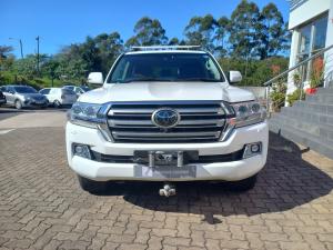 Toyota Land Cruiser 200 4.5D-4D V8 VX-R - Image 5