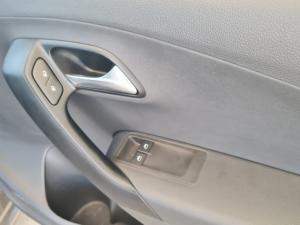 Volkswagen Polo Vivo 1.4 Comfortline - Image 11