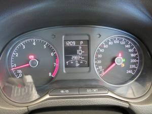 Volkswagen Polo Vivo 1.6 Comfortline TIP - Image 17