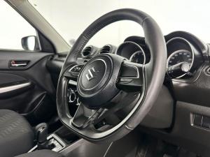 Suzuki Swift 1.2 GLX AMT - Image 11