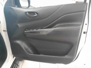 Nissan Navara 2.5DDTI PRO-4X 4X4 automatic D/C - Image 14