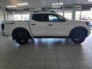 Nissan Navara 2.5DDTI PRO-4X 4X4 automatic D/C - Image 6