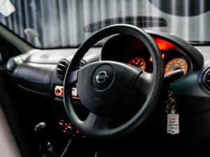 Nissan NP200 1.6i safety pack (aircon) - Image 9