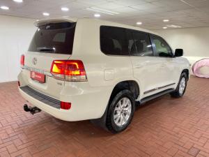 Toyota Land Cruiser 200 4.5D-4D V8 VX - Image 3