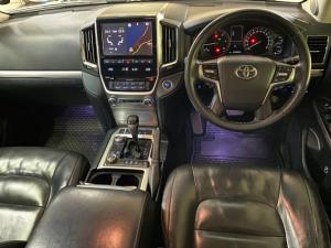 Toyota Land Cruiser 200 4.5D-4D V8 VX - Image 7