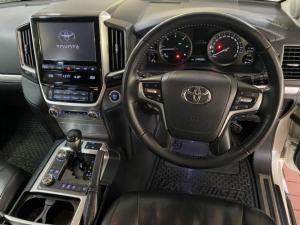 Toyota Land Cruiser 200 4.5D-4D V8 VX - Image 8